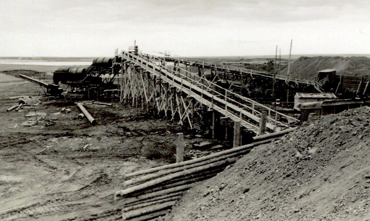 Впоследствии наш прииск стал комбинатом «Куларзолото». Фото 1980 г.