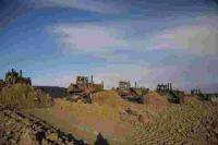 Для вскрыши торфов имеется достаточный парк бульдозеров