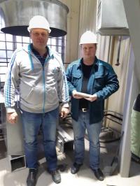 Специалисты Иргиредмета: справа Тиунов Михаил — руководитель работы, старший научный сотрудник лаборатории обогащения руд и Кошкин Андрей Николаевич — ГИП ИКЦ