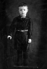 Мне пять лет. Первое «парадное» фото