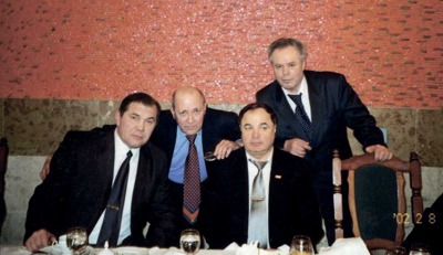 На инаугурации Хазрета Совмена. Губернатор Красноярского края Александр Лебедь, начальник Гохрана Евгений Бычков, герой дня Совмен и я